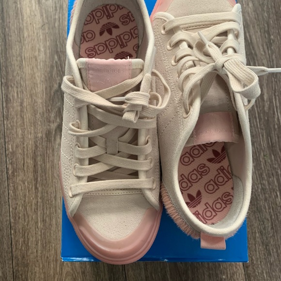 Addidas - Picture 3 of 4